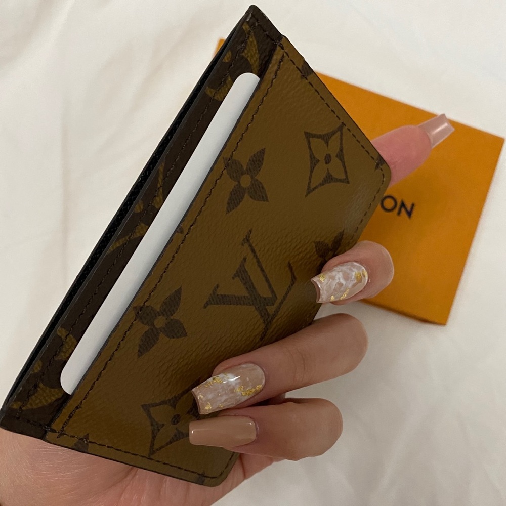 ❌SOLD❌LV Reverse Monogram Card Holder - Picture 7 of 9